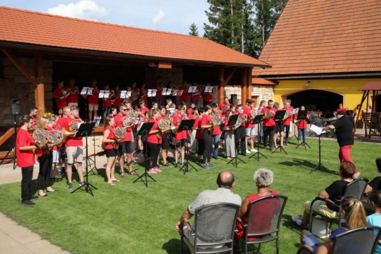 Halali Show Jízdárna 2019 / video